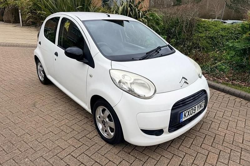 Used Citroën C1 68 HP (50 kW) 2009 White Hatchback
