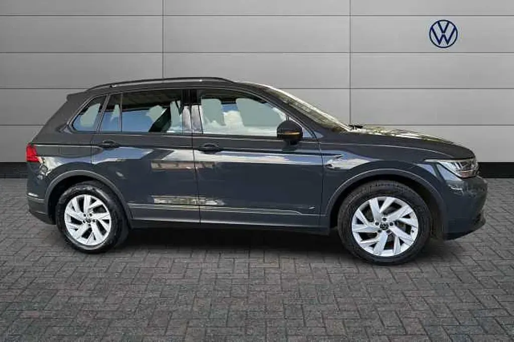 Used VW Tiguan Life 150 HP (110 kW) 2022 Grey SUV
