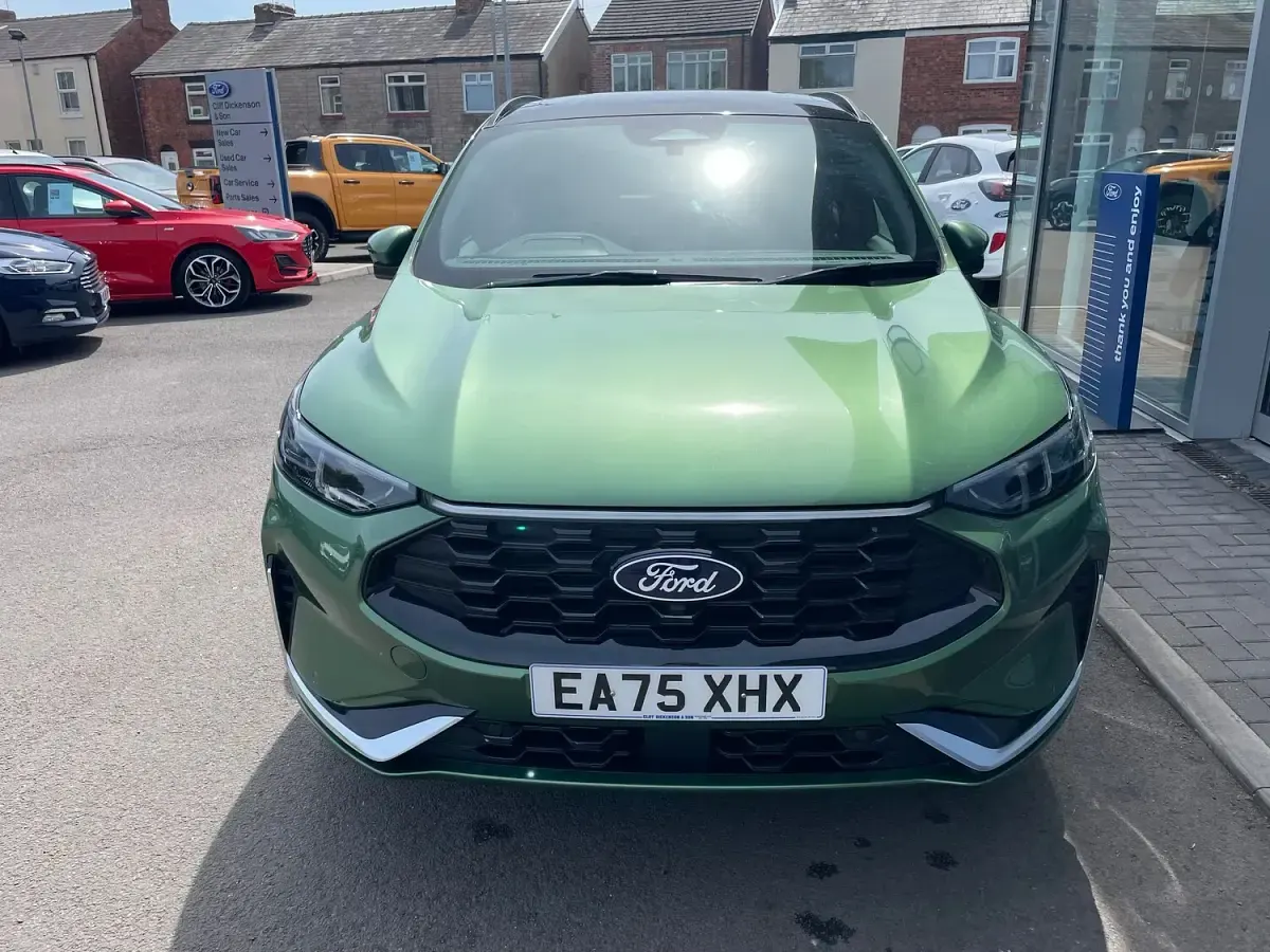 Used Ford Kuga ST-Line X 183 HP (134 kW) 2025 Green SUV