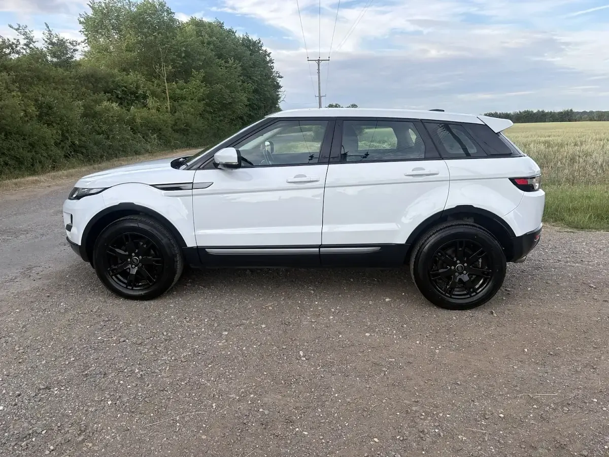 Used Land Rover Range Rover evoque Pure 150 HP (110 kW) 2013 White SUV
