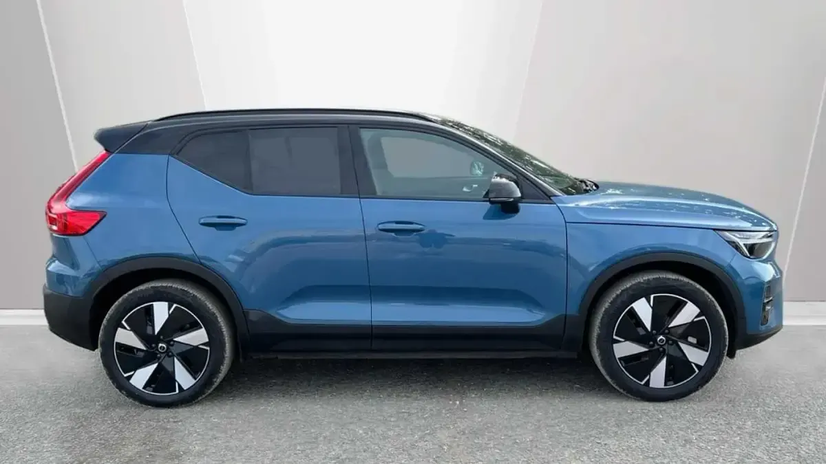 Used Volvo EX40 Plus 185 kW (252 HP) 2025 Blue SUV