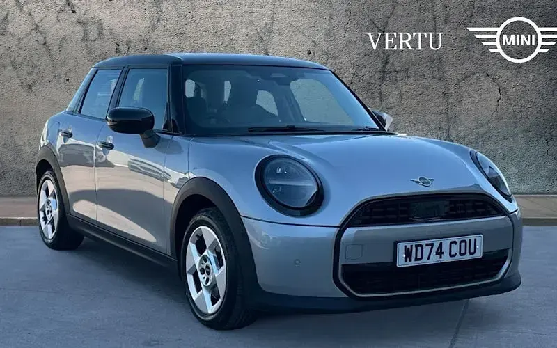 Used Mini Cooper Hatch 156 HP (114 kW) 2024 Hatchback