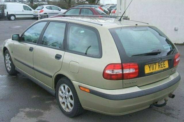 Used Volvo V40 122 HP (89 kW) 2001 Estate