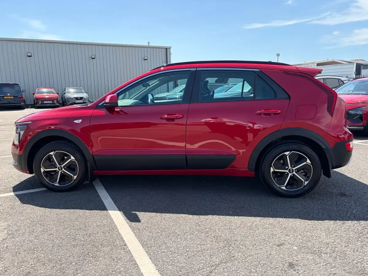 Used Kia Niro 2024 Red SUV