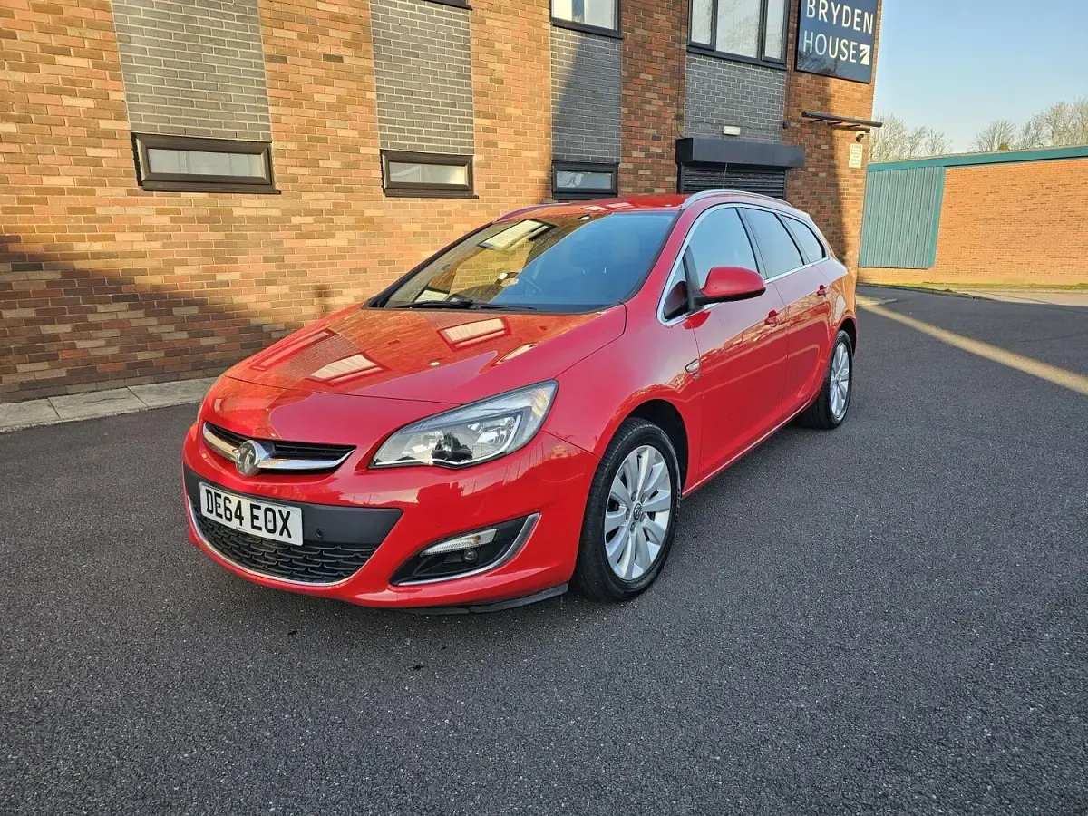 Used Vauxhall Astra Elite 2014 Red Estate