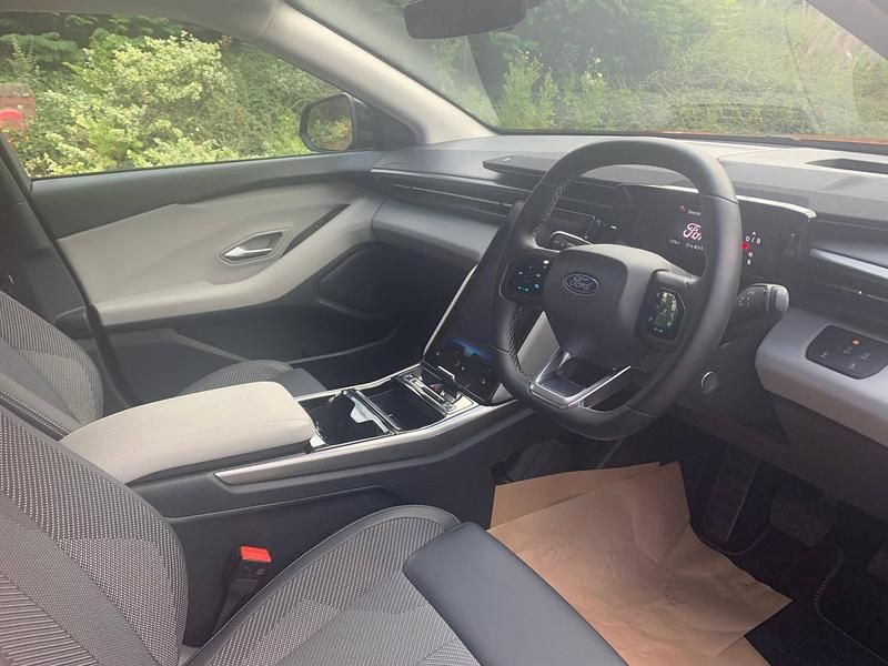 Used Ford Explorer Select 210 kW (286 HP) 2024 Red SUV