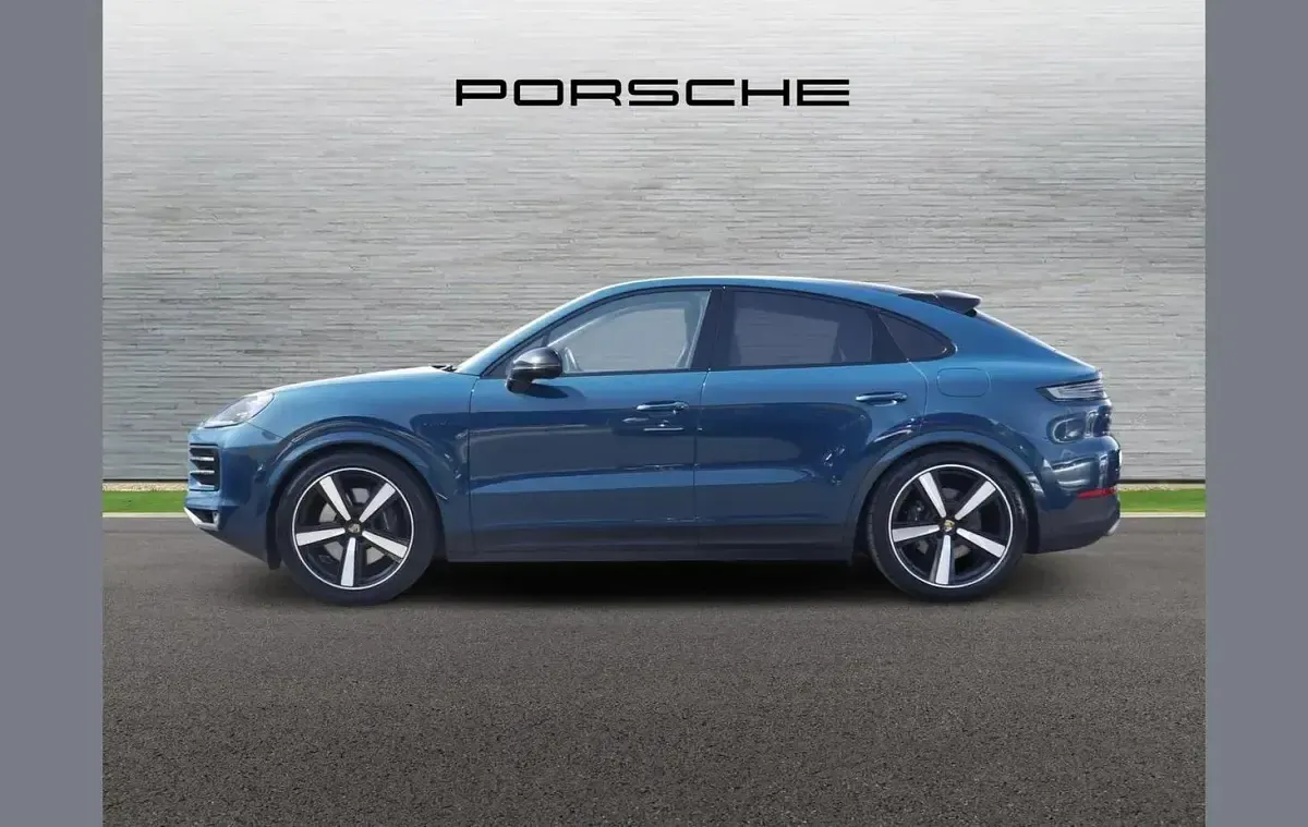Used Porsche Cayenne E-Hybrid 464 HP (341 kW) 2024 Blue SUV