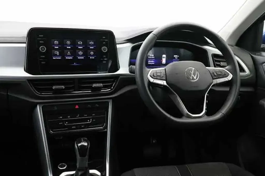 Used VW T-Roc Life 150 HP (110 kW) 2023 Blue SUV