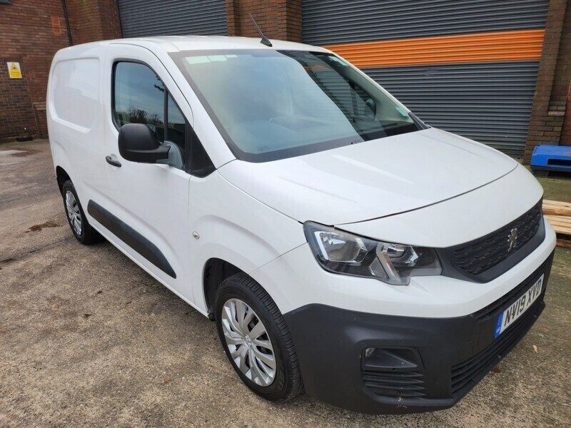White Used 2019 Peugeot Partner MPV | £5,500 (Fair price) - Image 1/4
