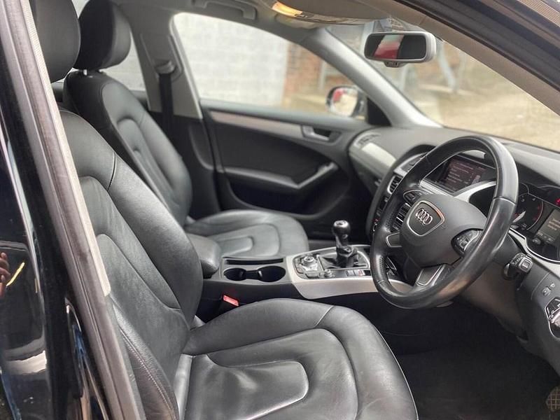 Begagnad Audi A4 Comfort 163 HK (119 kW) 2015 Svart Kombi