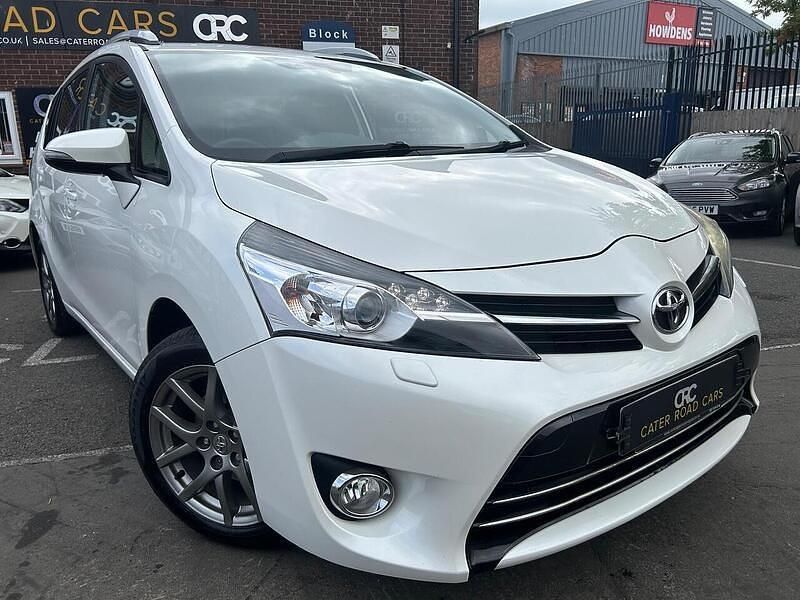 White Used 2013 Toyota Verso MPV | £5,350 - Image 1/4