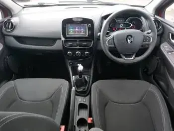 Used Renault Clio Dynamique 75 HP (55 kW) 2017 Red Hatchback