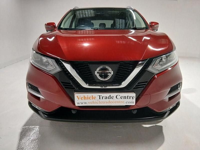 Used Nissan Qashqai N-Connecta 110 HP (80 kW) 2018 Red SUV