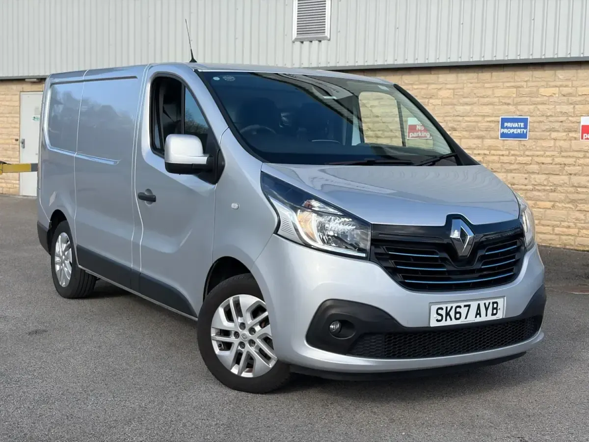 Usado Renault Trafic 2017 Prateado Monovolume