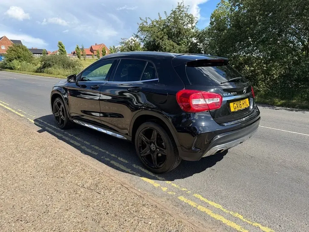 Used Mercedes GLA200 AMG line 156 HP (114 kW) 2018 Black SUV