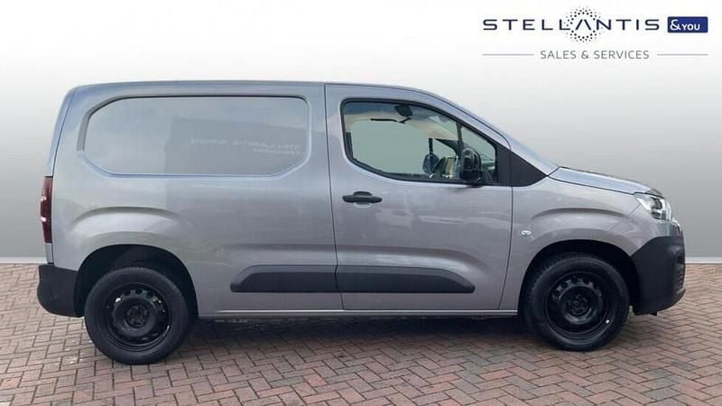 Grey Used 2022 Citroën Berlingo MPV | £10,495 (Good price) - Image 1/4
