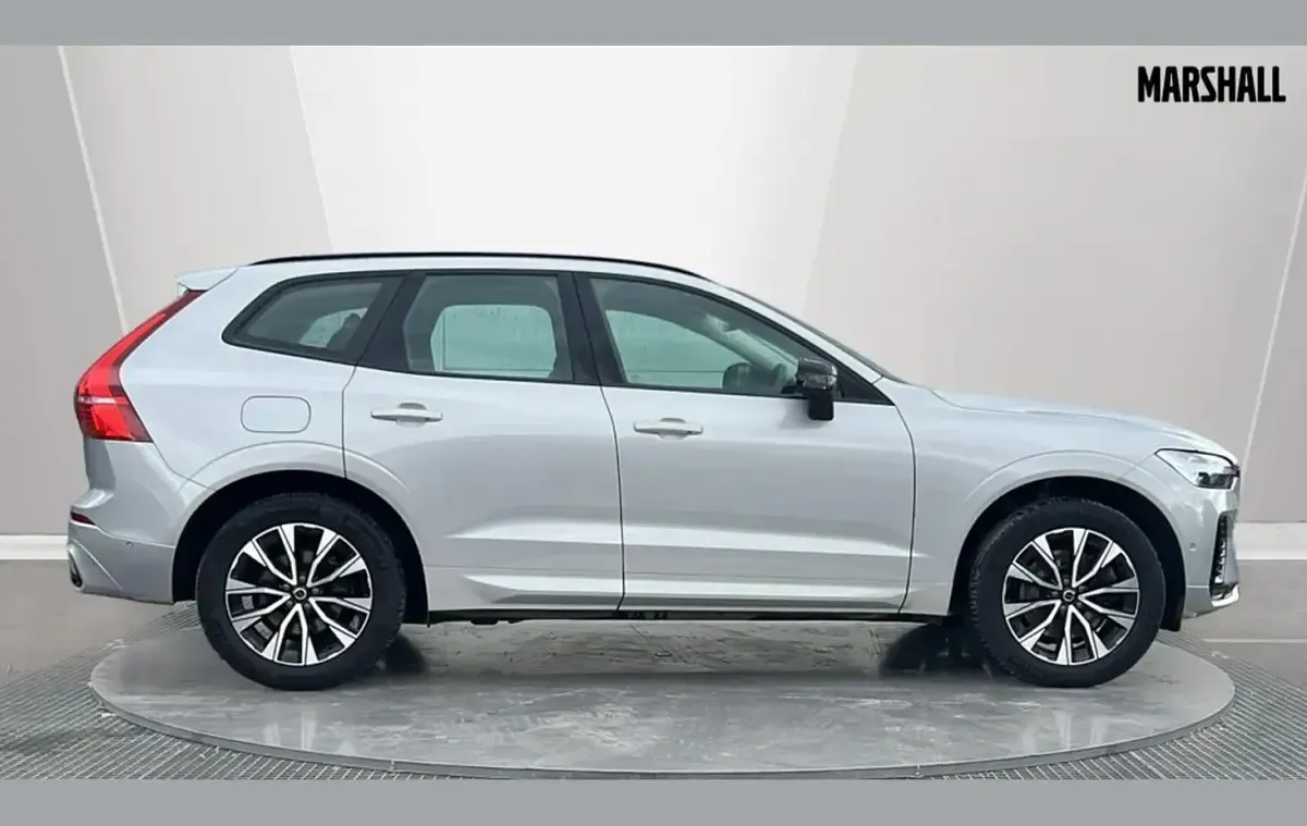 Used Volvo XC60 Plus 197 HP (144 kW) 2022 Silver SUV