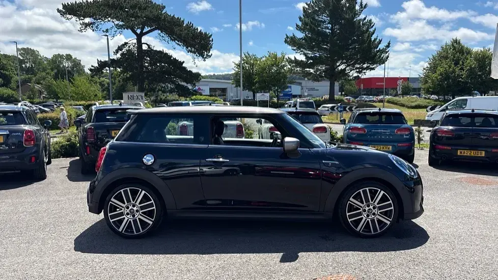 Used Mini Cooper S Exclusive 176 HP (129 kW) 2023 Black Hatchback