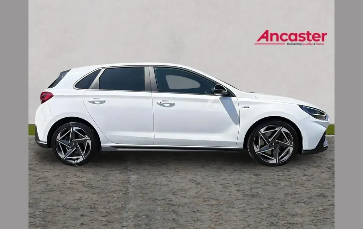 Used Hyundai i30 N Line 140 HP (102 kW) 2025 White Hatchback