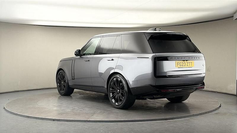 Used Land Rover Range Rover Autobiography 530 HP (389 kW) 2023 Eiger grey SUV