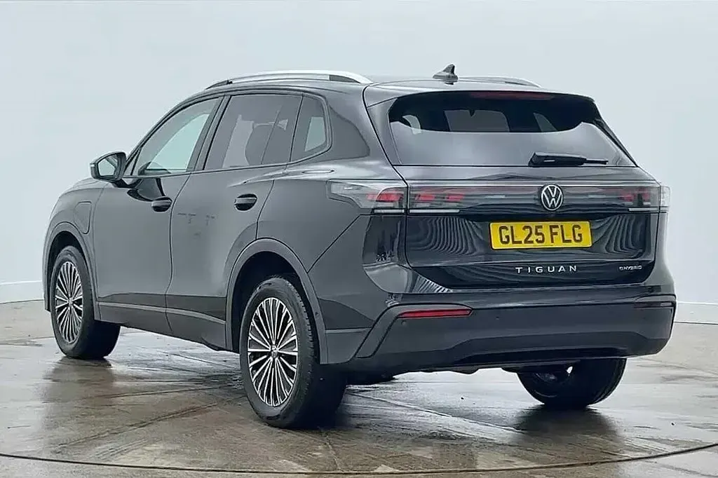 Usado VW Tiguan Match 204 HP (150 kW) 2025 Preto SUV