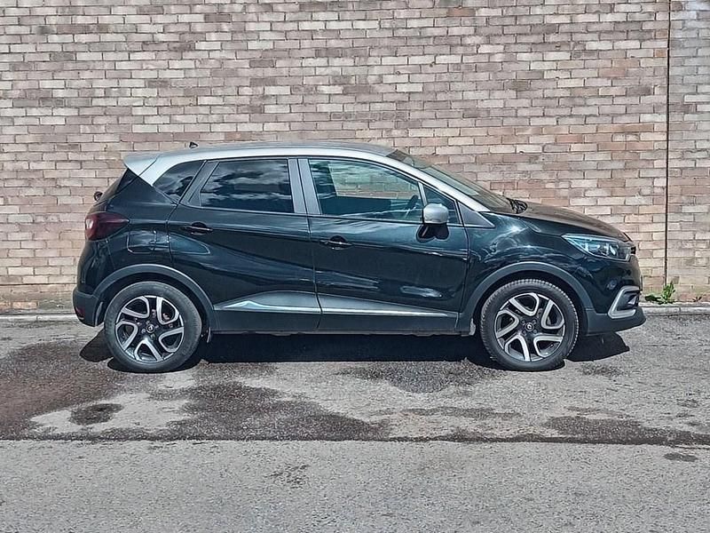 Second-hand Renault Captur Iconic 90 CP (66 kW) 2018 Negru SUV