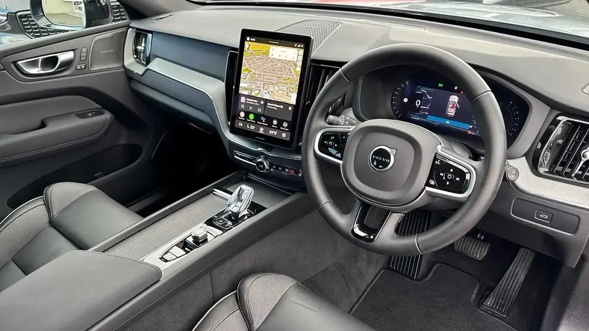 New Volvo XC60 Plus 250 HP (183 kW) 2026 Grey SUV