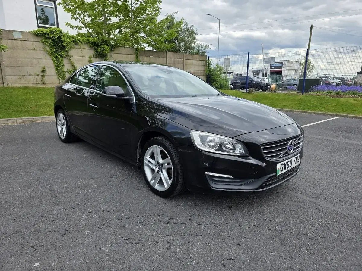 Used Volvo S60 SE 2016 Black Sedan