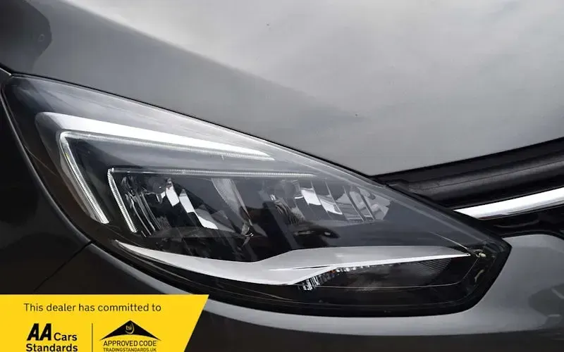 Used Vauxhall Zafira Tourer SRi 140 HP (102 kW) 2017 Grey MPV
