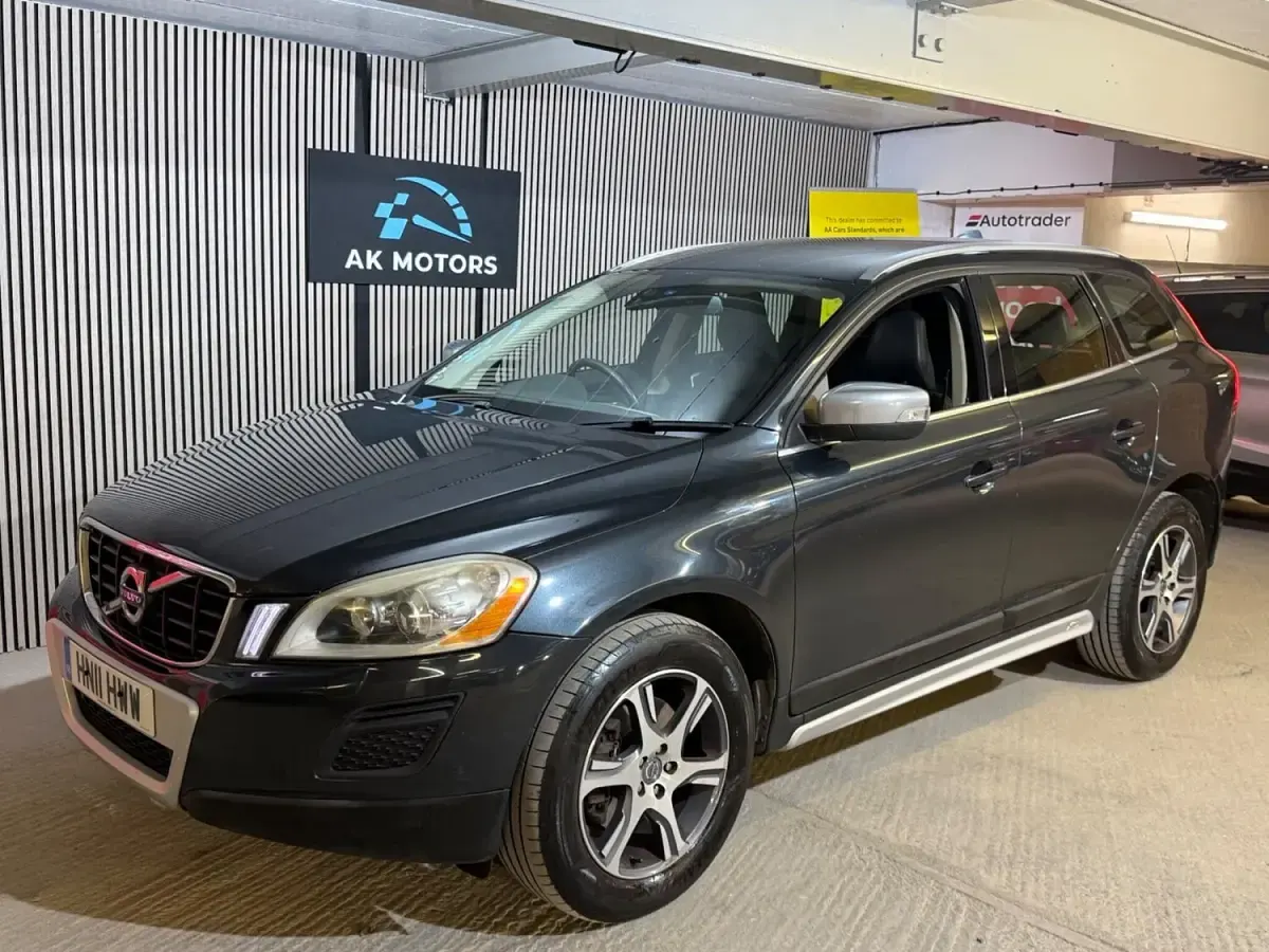 Used Volvo XC60 SE Lux 205 HP (150 kW) 2011 Grey SUV