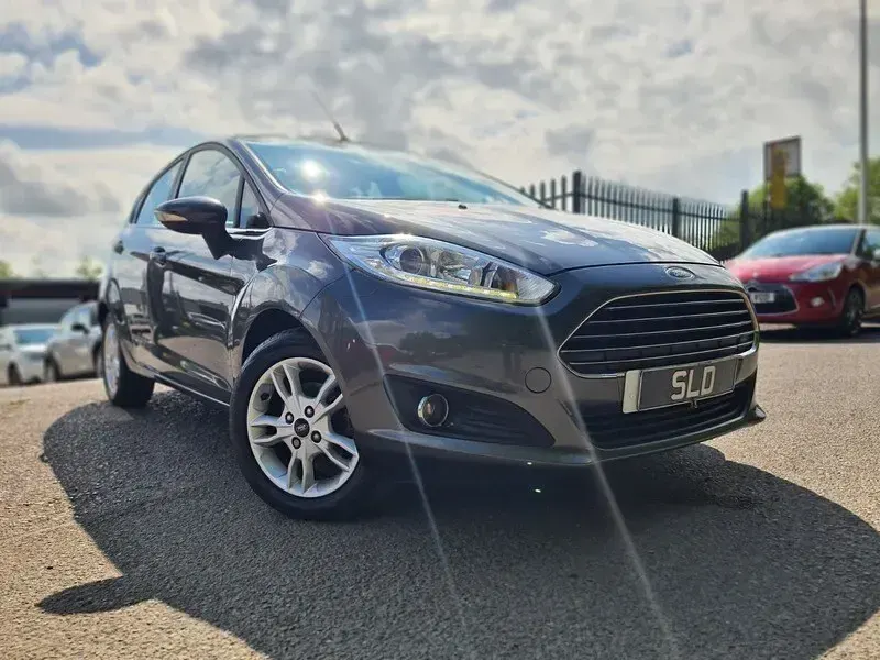 Used Ford Fiesta Zetec 82 HP (60 kW) 2016 Grey Hatchback