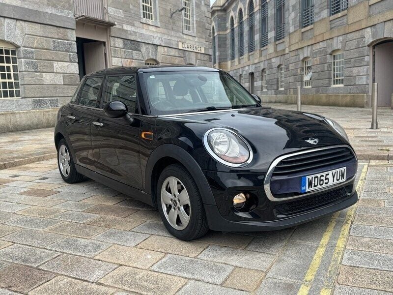 Black Used 2016 Mini Cooper D Hatch Hatchback | £5,995 (Fair price) - Image 1/4