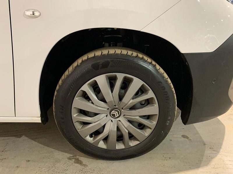 Used Citroën Berlingo 100 HP (73 kW) 2024 White MPV