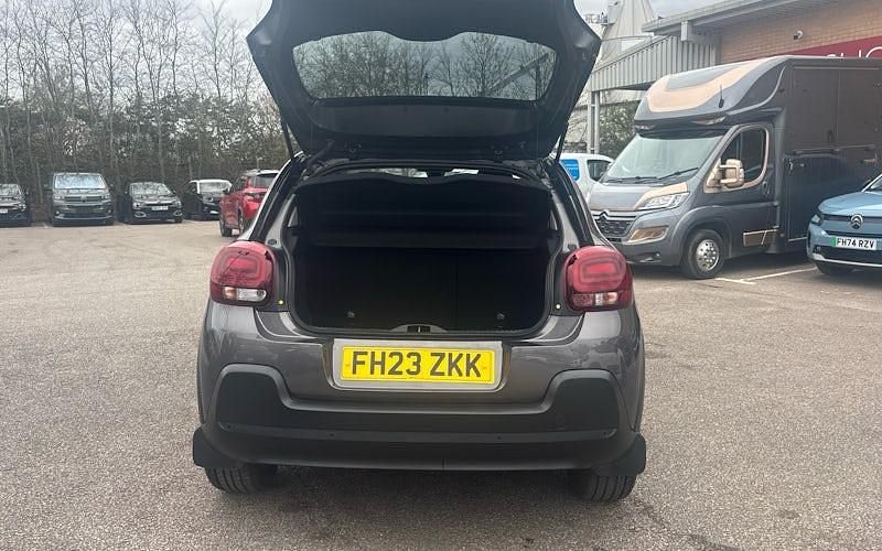 Begagnad Citroën C3 PureTech 110 HK (80 kW) 2023 Grå Halvkombi