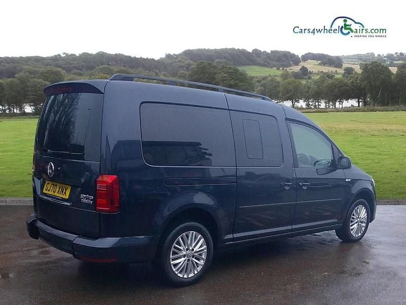 Used VW Caddy Maxi Life S 102 HP (75 kW) 2020 Blue MPV