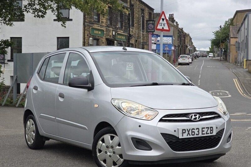 Silver Used 2013 Hyundai i10 Classic Hatchback | £2,489 (Good price) - Image 1/1