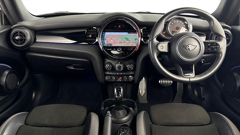 Used Mini Cooper Hatch 134 HP (98 kW) 2022 Black Hatchback