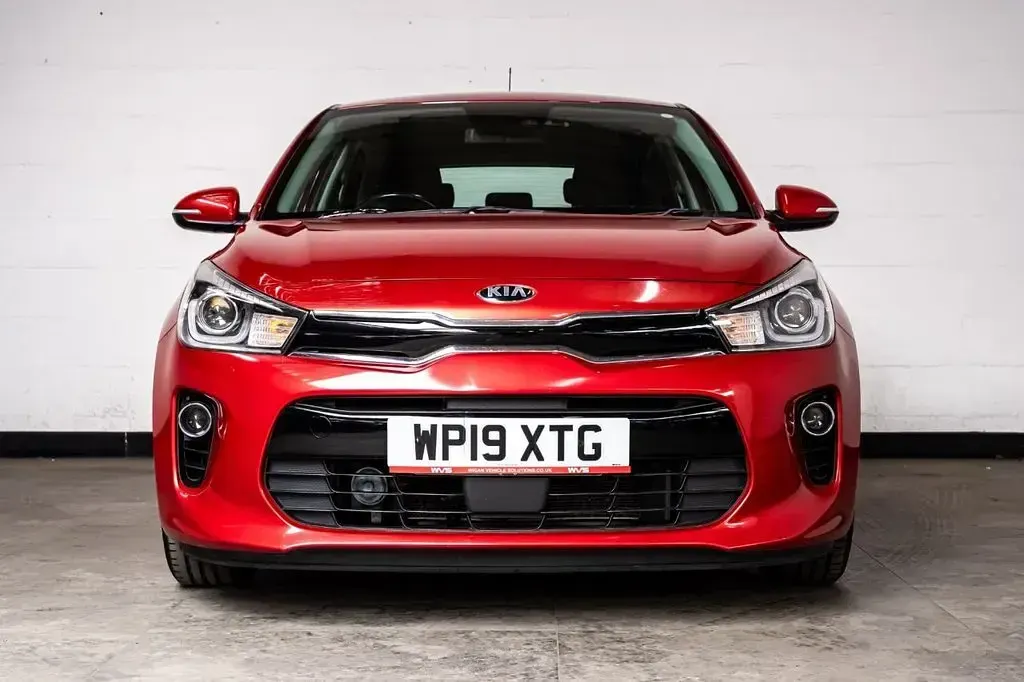 Used Kia Rio 98 HP (72 kW) 2019 Red Hatchback