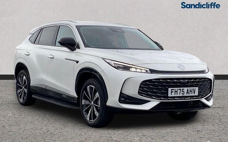 Solid white pearl New 2025 MG HS SE SUV | £24,489 (Fair price) - Image 1/4