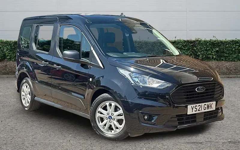 Usado Ford Tourneo Zetec 120 HP (88 kW) 2021 Carrinha