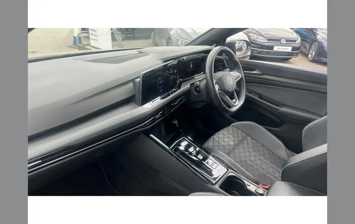 Used VW Golf VIII R-line 147 HP (108 kW) 2023 Black Hatchback