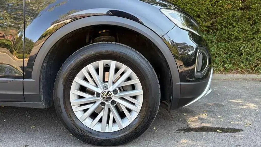Used VW T-Roc Life 150 HP (110 kW) 2023 Black SUV