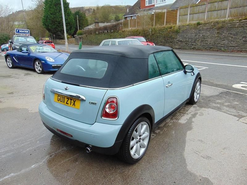 Used Mini ONE 2011 Blue Hatchback