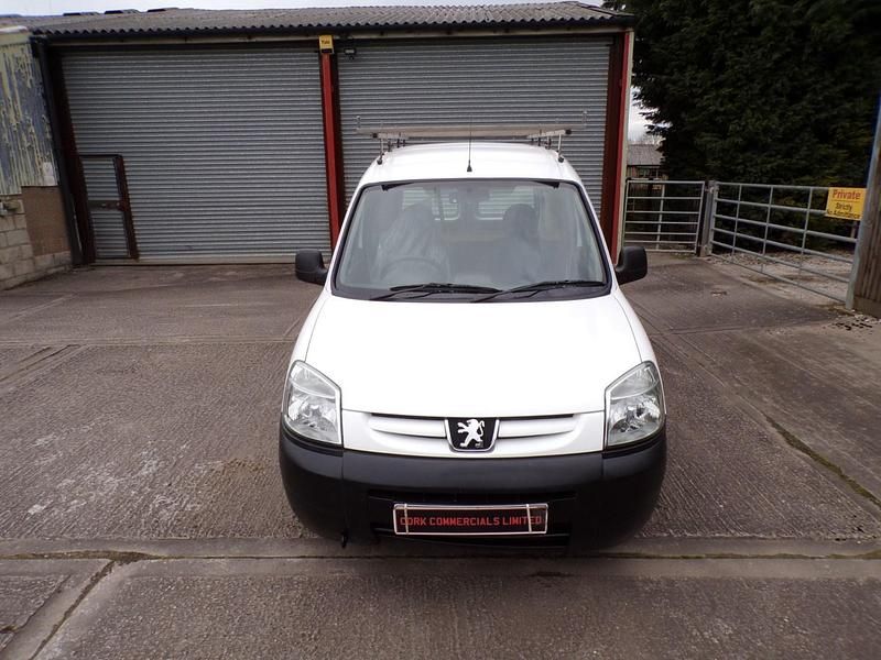 Second-hand Peugeot Partner 69 CP (50 kW) 2006 Alb Monovolum