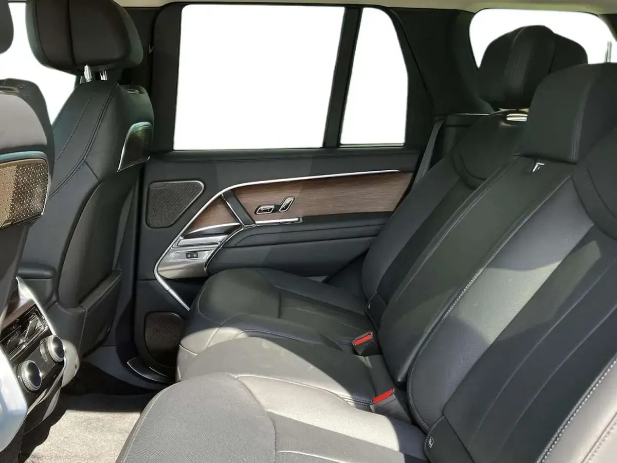 Used Land Rover Range Rover Autobiography 2024 Carpathian grey SUV