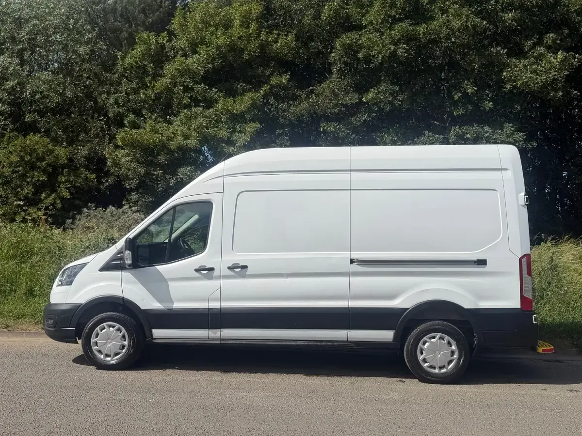 Used Ford Transit 130 HP (95 kW) 2021 White Van