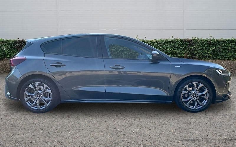 Used Ford Focus ST-Line 125 HP (91 kW) 2023 Grey Hatchback