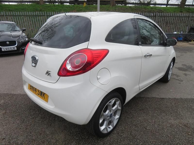 Used Ford Ka Metall 69 HP (50 kW) 2014 White Hatchback
