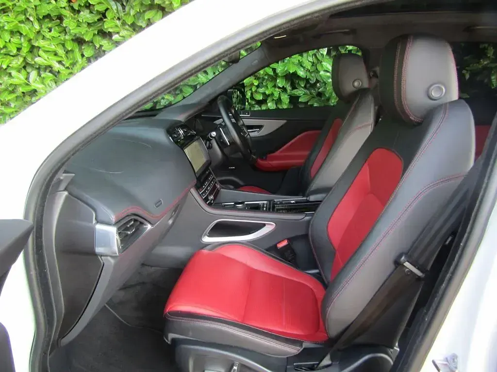 Used Jaguar F-Pace Chequered Flag 2019 White SUV