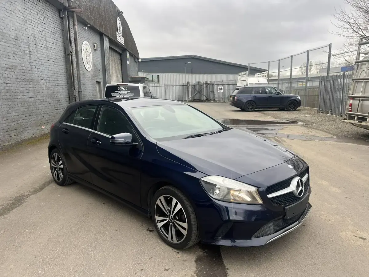 Used Mercedes A180 109 HP (80 kW) 2016 Blue Hatchback